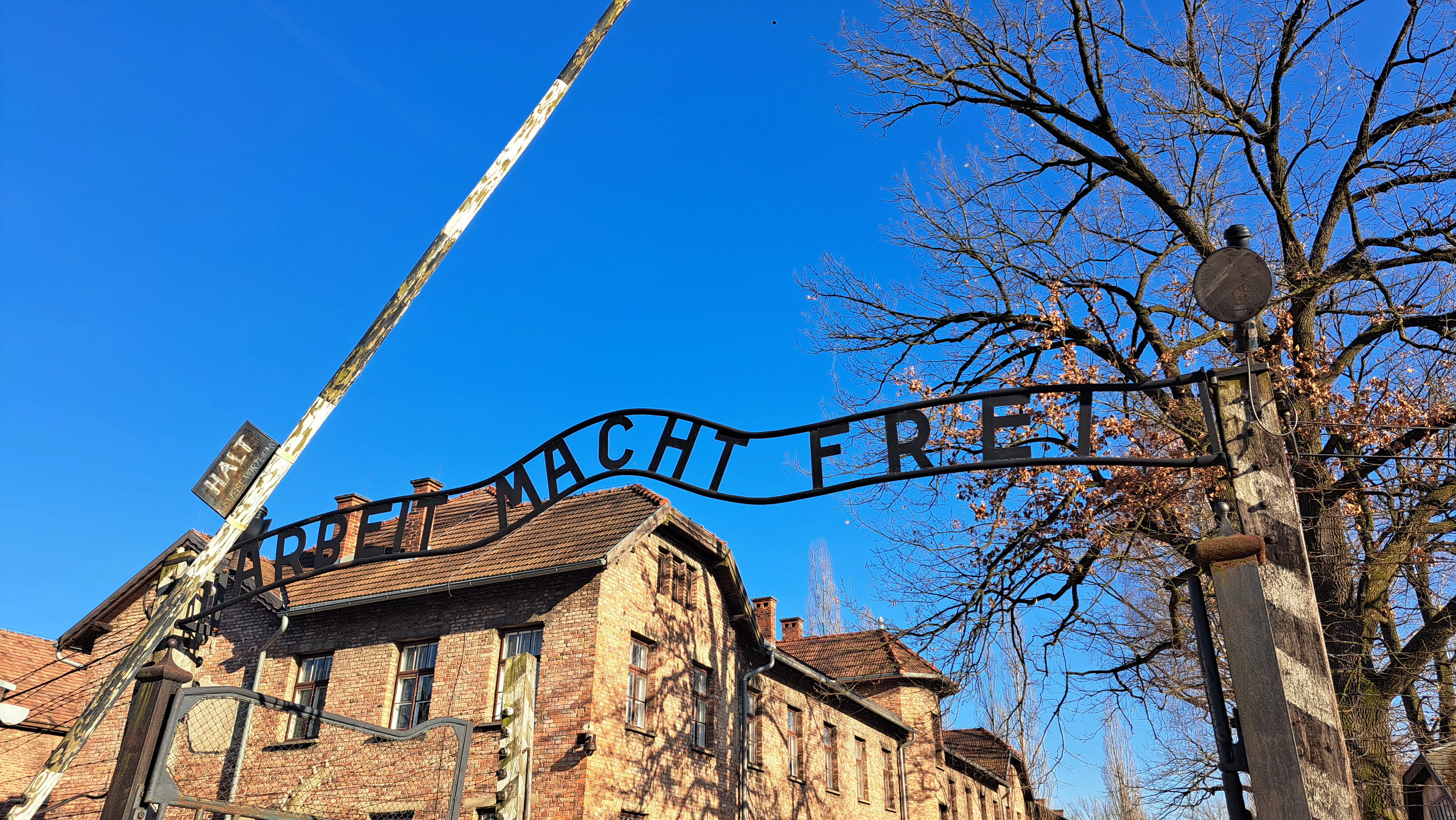 Znameniti napis 'Arbeit Macht Frei'